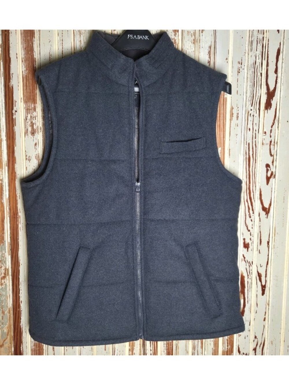 Jos A Bank Quilted Vest Traveler Men's Size Medium Lined Gray